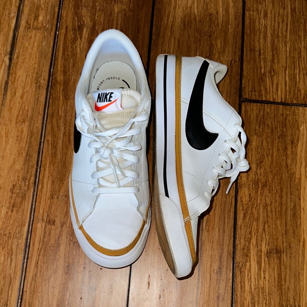 Nike White and Brown Unisex Sneakers
US Size 7 - Picture 2 of 8